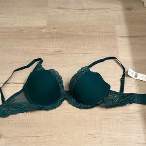 Natori Feathers Bra. Size 34D. Color: Juniper. NWT.